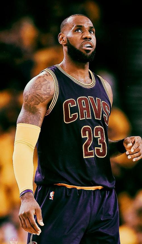 牛，马刺队文班亚马在NBA巴黎比赛前回到法国，受到英雄般的欢迎.